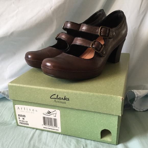 Clark’s Artisan Collection Passion Brown Heels - Picture 2 of 16